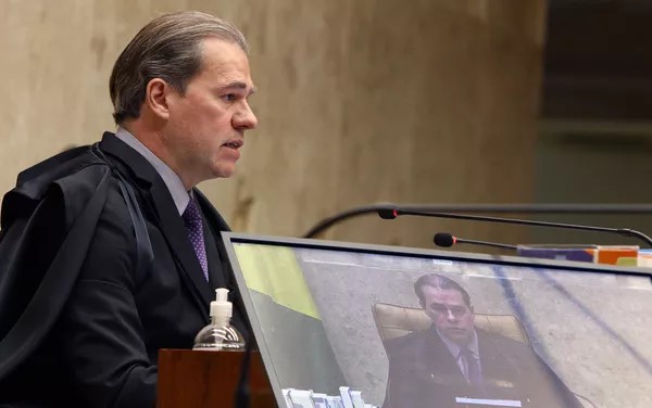 Supremo limita medida provisória que livra agente público de punição durante pandemia