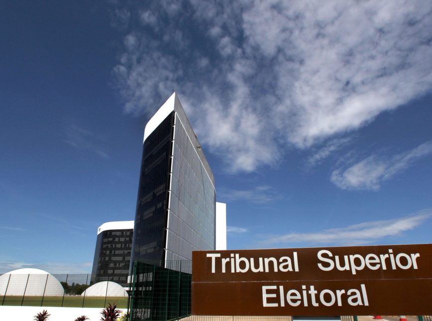 TSE libera candidatura de políticos que estariam inelegíveis até outubro