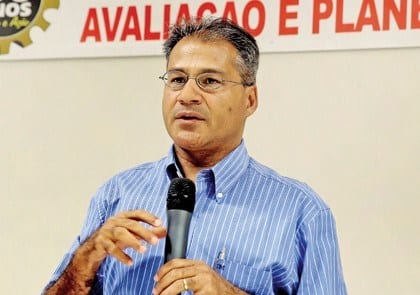 Por que as instituições não reagem à altura a Bolsonaro