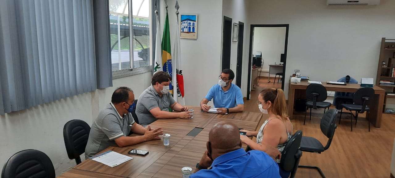 SINPLALTO SE REÚNE COM VEREADORES E REPRESENTANTE DA PREFEITURA DE ARAXÁ PARA DEBATER PROJETO DE ABONO