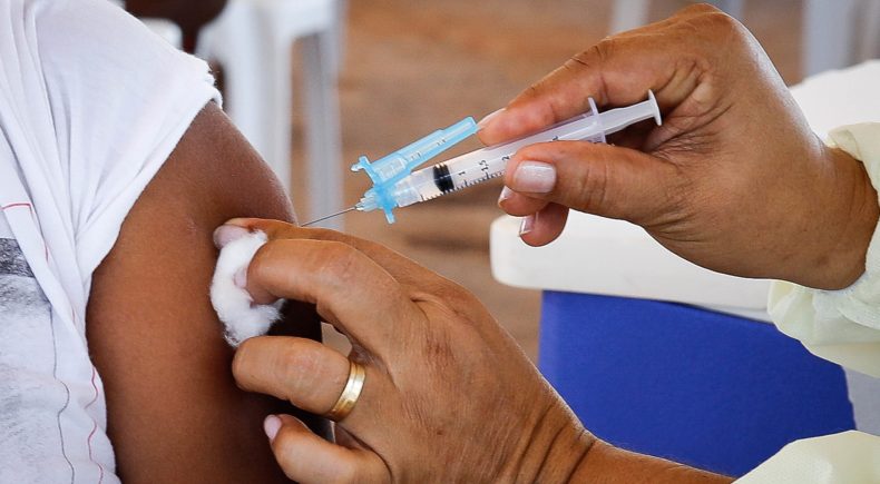 AMM alerta sobre a obrigatoriedade de registro da aplicação das vacinas