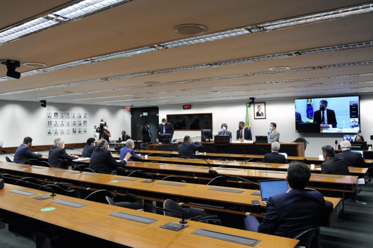 Comissão da reforma administrativa ouve Paulo Guedes nesta quarta-feira