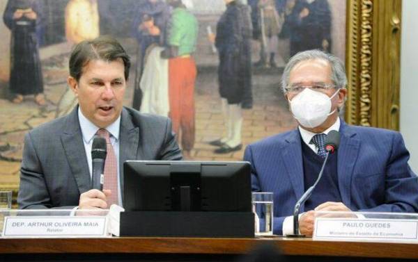 Guedes admite mudar PEC da ‘reforma’ administrativa e nega ‘dogmatismo’