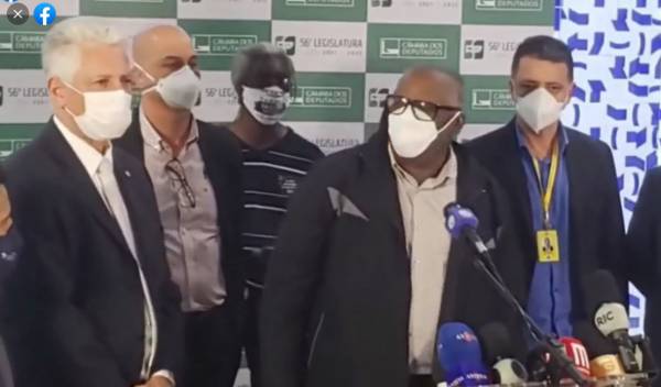 Diretor da CSPB representa centrais sindicais na coletiva contra a PEC 32