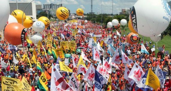 Nota das Centrais: Bolsonaro ultrapassou todos os limites. A hora é de decisão!