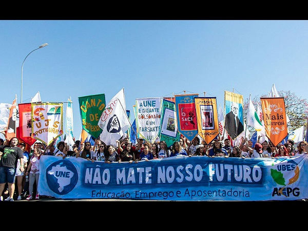 Bolsonarismo: retrocesso civilizatório e da educação