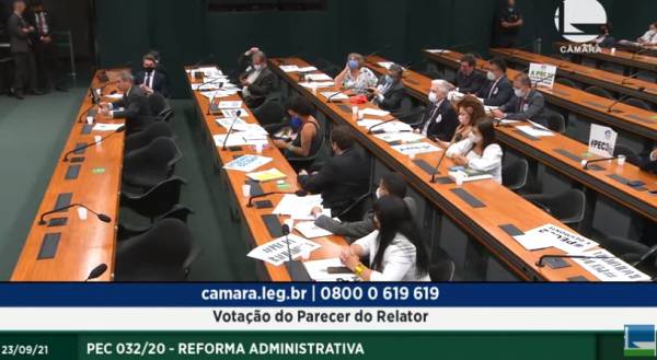 PEC 32: Governo aprova relatório ‘criminoso’ na Comissão Especial