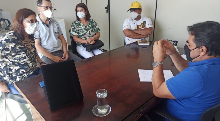 Diretoria do Sintram pede ao deputado Domingos Sávio que ajude a derrubar a reforma administrativa