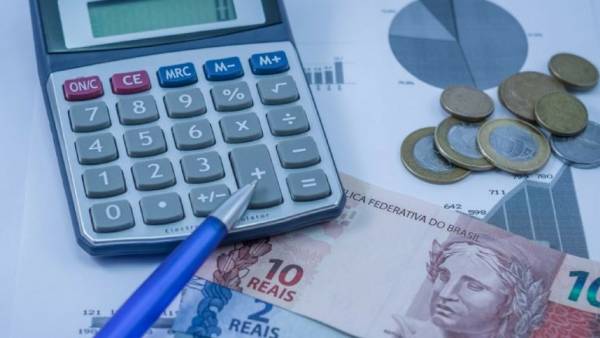 PIB recua e diminui alta obtida durante o último trimestre, aponta FGV