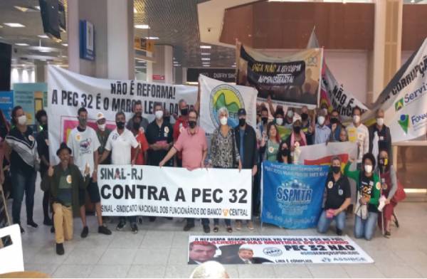 Aeroporto Santos Dumont é palco de novo protesto de servidores contra Reforma Administrativa