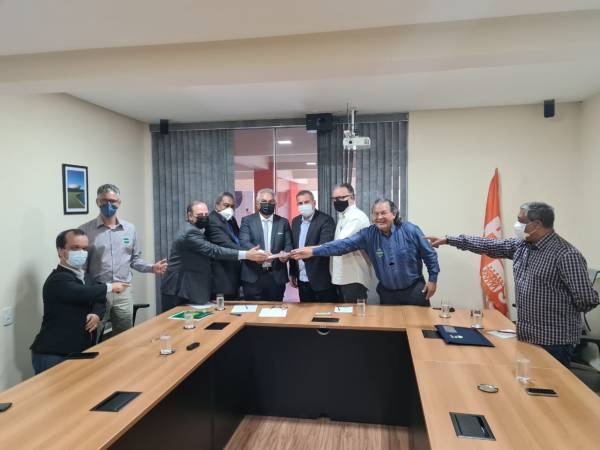 CSPB, Sindireta-DF e NCST conquistam apoio politico PROS contra a PEC 32