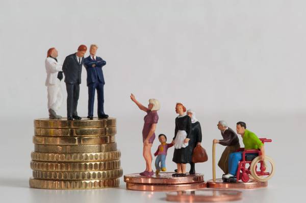 Artigo: Tributação regressiva e estagnação econômica