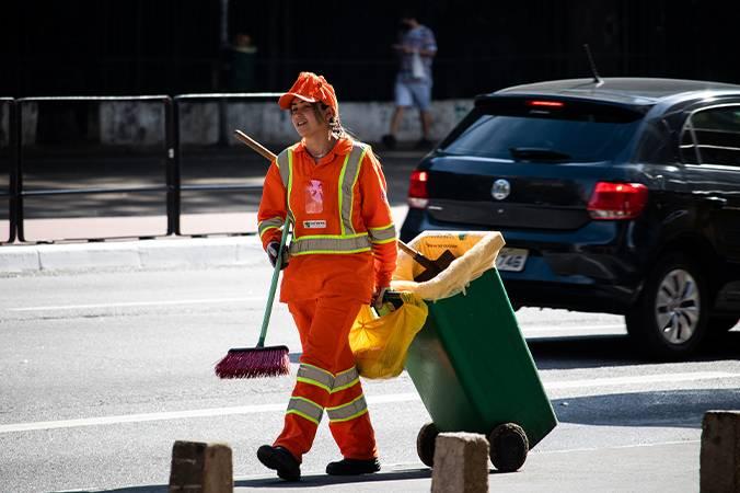 Garis poderão ter piso salarial de R$ 1.850 para 36 horas semanais de trabalho