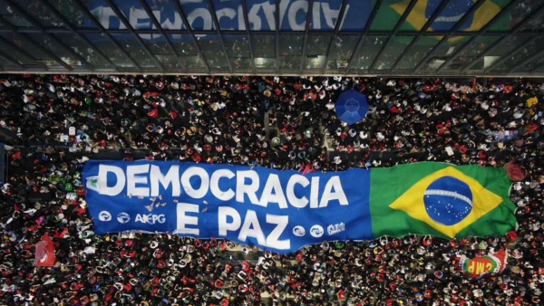 Apoio à democracia cresceu após vitória de Lula, diz pesquisa