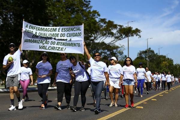 Saúde lança sistema para acelerar pagamento do piso da enfermagem