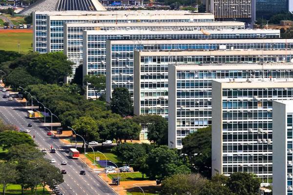 Brasil tem menos servidores que EUA, Europa e países vizinhos