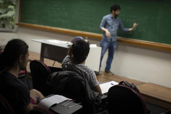 Piso nacional do magistério: Grupo de trabalho da Câmara vai acompanhar implementação nos estados