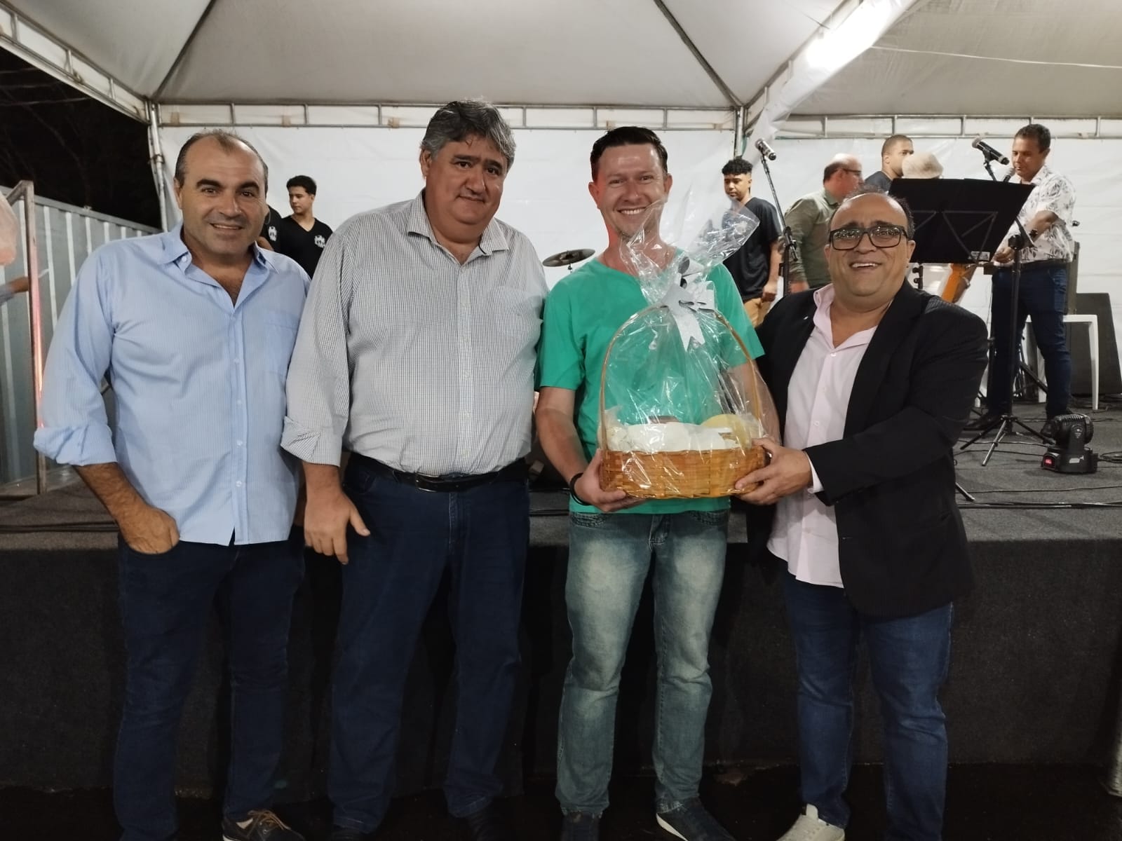 Presidente da  Feserv participa de Festividade dos servidores e apresenta projeto do Marco Regulatório  no Serviço Público
