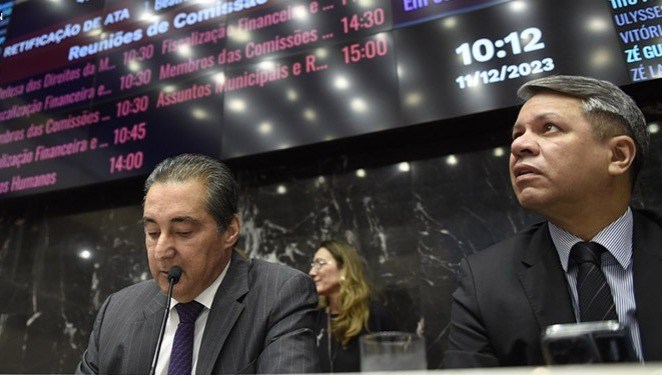 BASE DE ZEMA ESVAZIA NOVAMENTE SESSÃO, E EMENDAS FAZEM RRF RETORNAR À FFO NESTA 3ªF., ÀS 11H